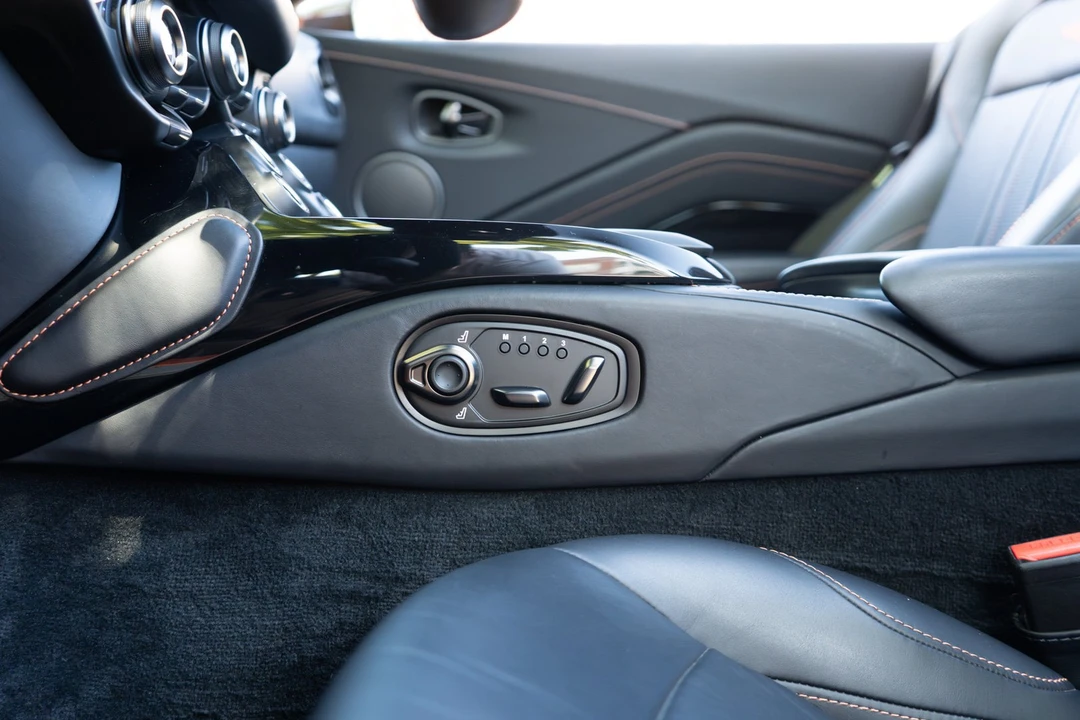 2023 Aston Martin V8 Vantage (2019+) - Image 13 of 31