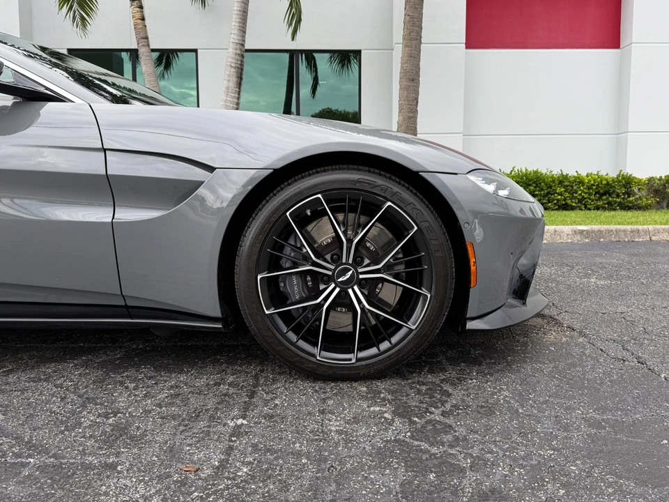 2023 Aston Martin V8 Vantage (2019+) - Image 4 of 21