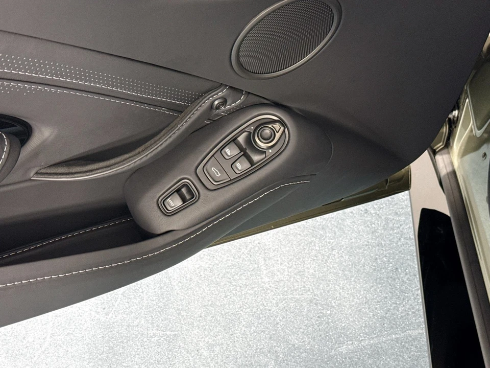 2023 Aston Martin V8 Vantage (2019+) - Image 19 of 31