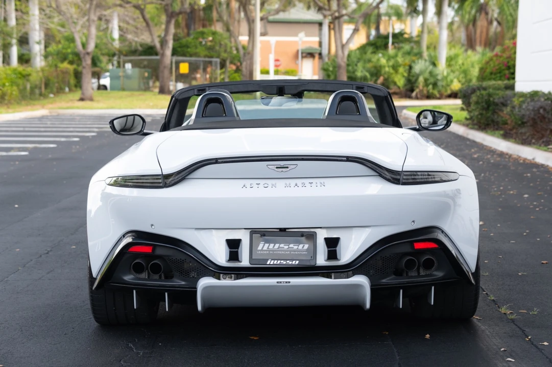 2023 Aston Martin V8 Vantage (2019+) - Image 2 of 31