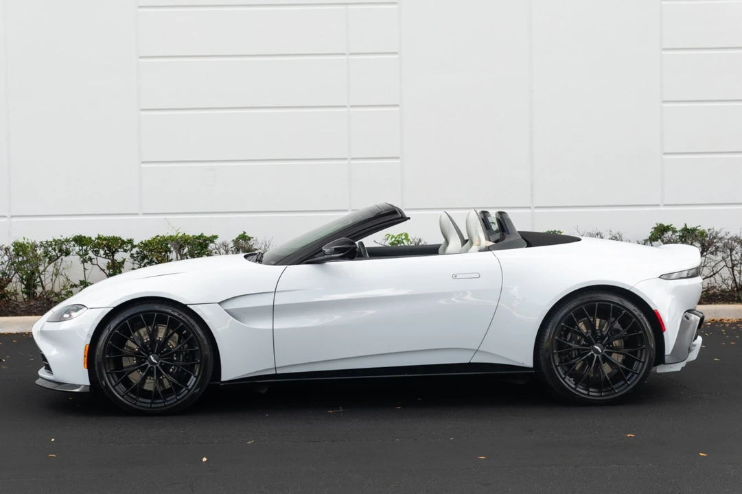 2023 Aston Martin V8 Vantage (2019+) - Image 25 of 31