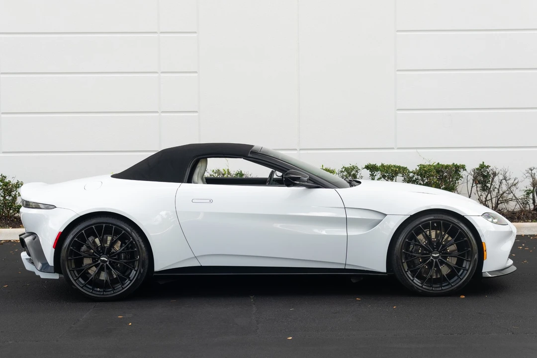 2023 Aston Martin V8 Vantage (2019+) - Image 24 of 31