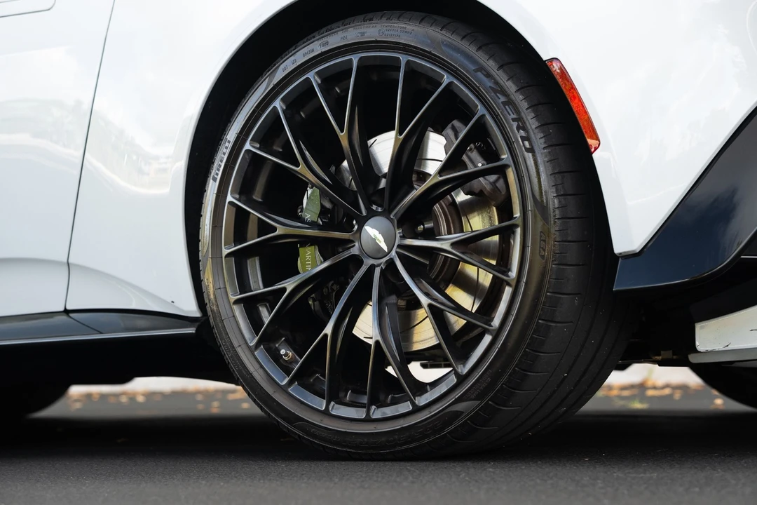 2023 Aston Martin V8 Vantage (2019+) - Image 30 of 31
