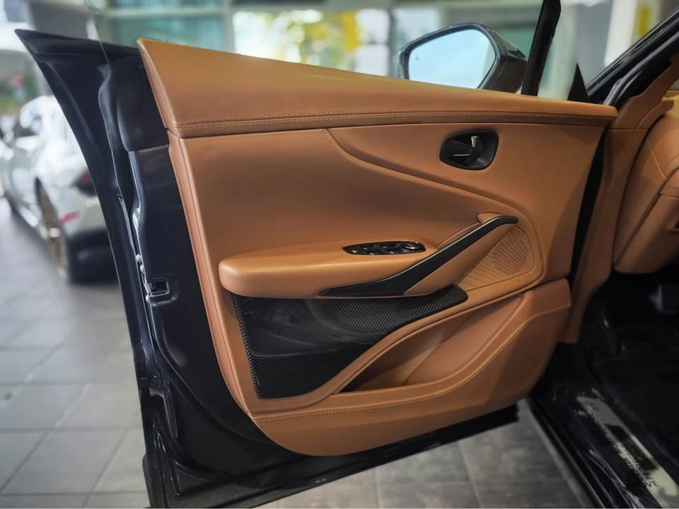 2023 Aston Martin DBX - Image 9 of 20