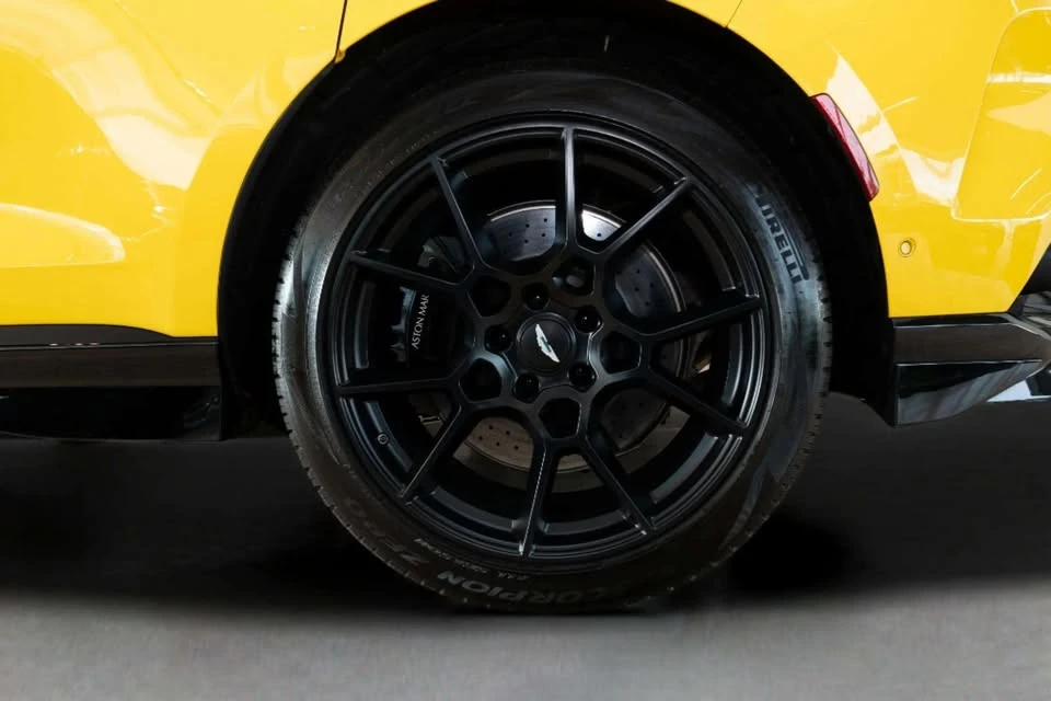 2023 Aston Martin DBX - Image 9 of 19