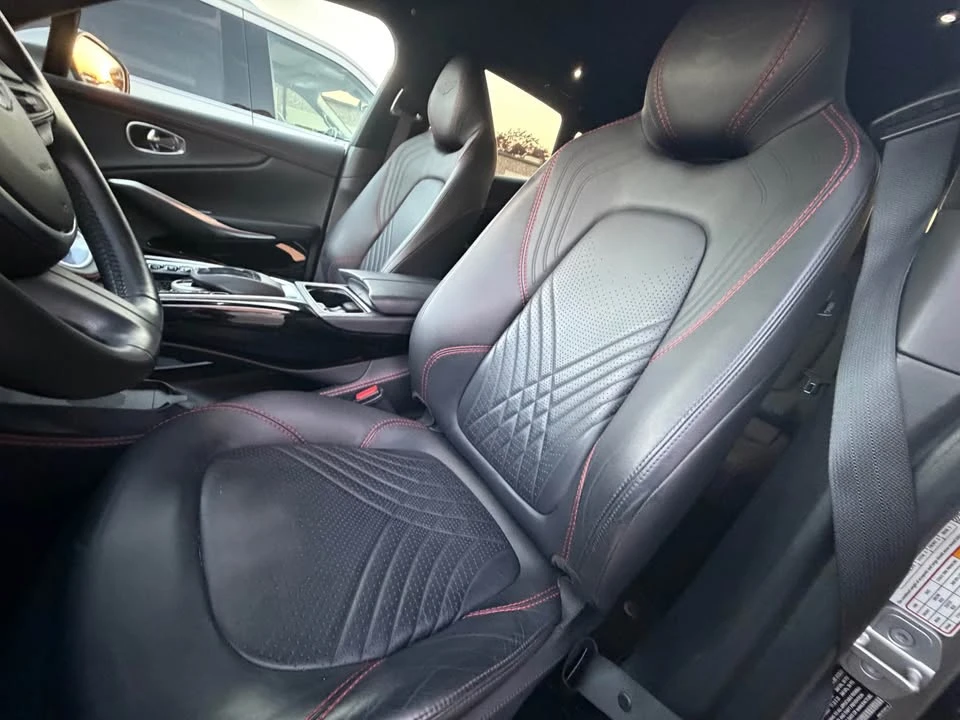 2023 Aston Martin DBX - Image 13 of 17