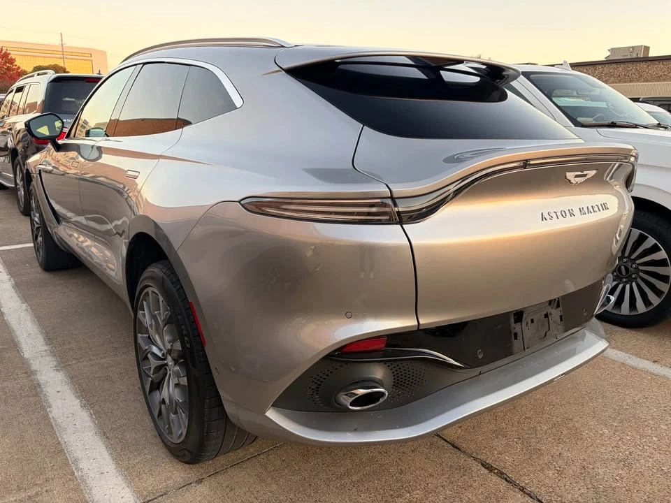 2023 Aston Martin DBX - Image 7 of 17