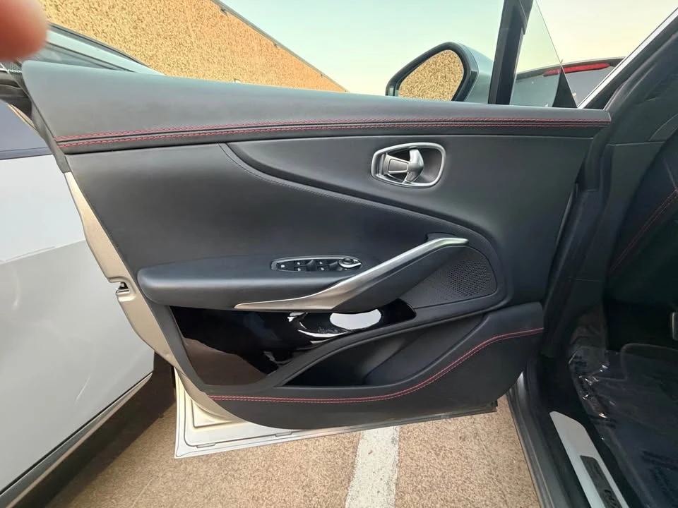 2023 Aston Martin DBX - Image 11 of 17