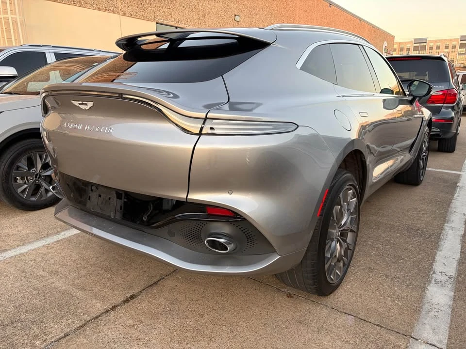 2023 Aston Martin DBX - Image 9 of 17