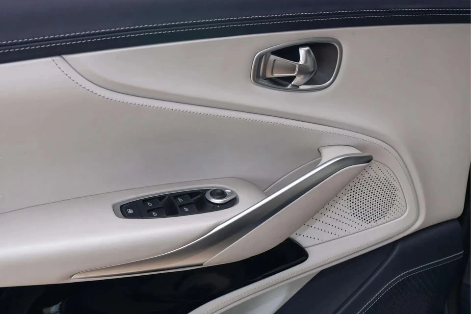 2023 Aston Martin DBX - Image 10 of 18