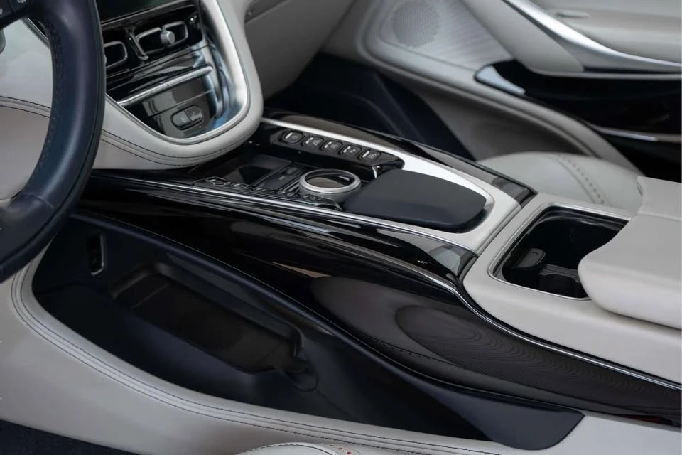 2023 Aston Martin DBX - Image 15 of 18