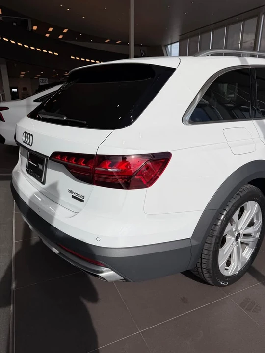 2023 Audi B9 A4 - Image 5 of 7