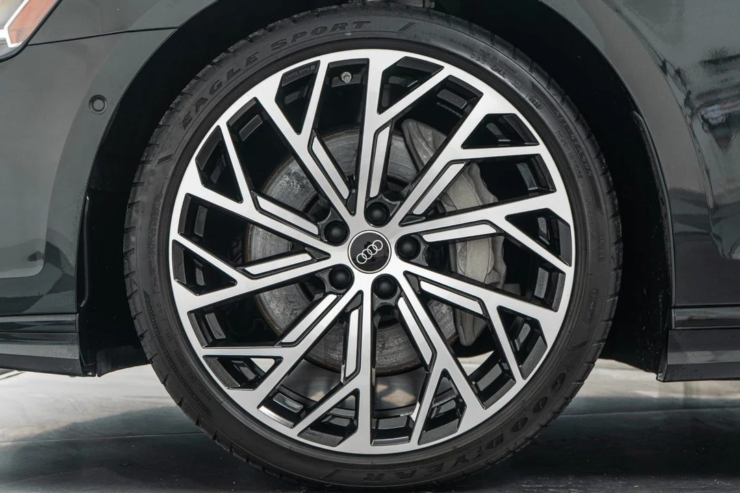 2023 Audi D5 A8 - Image 10 of 12