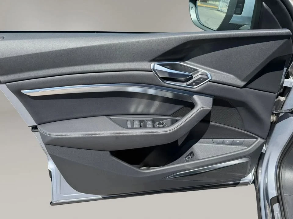 2023 Audi e-tron - Image 12 of 15