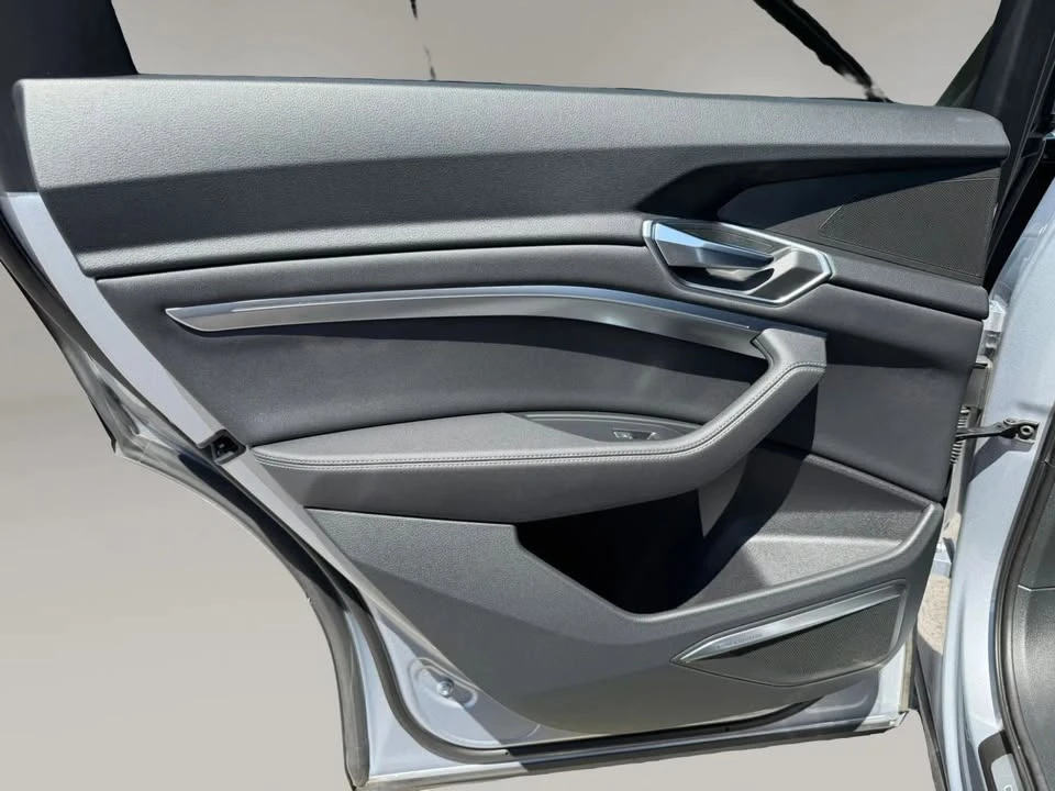 2023 Audi e-tron - Image 14 of 15