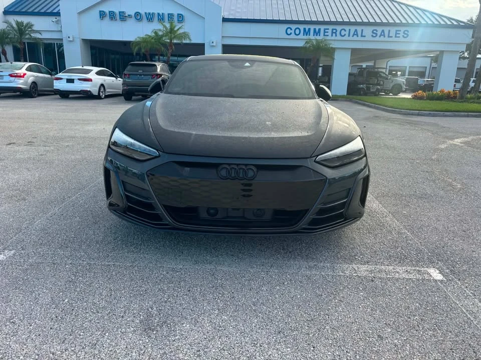 2023 Audi e-tron GT - Image 2 of 11