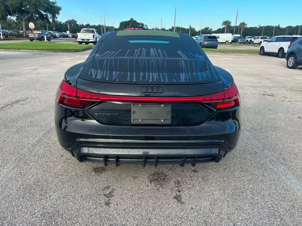 2023 Audi e-tron GT - Image 5 of 11