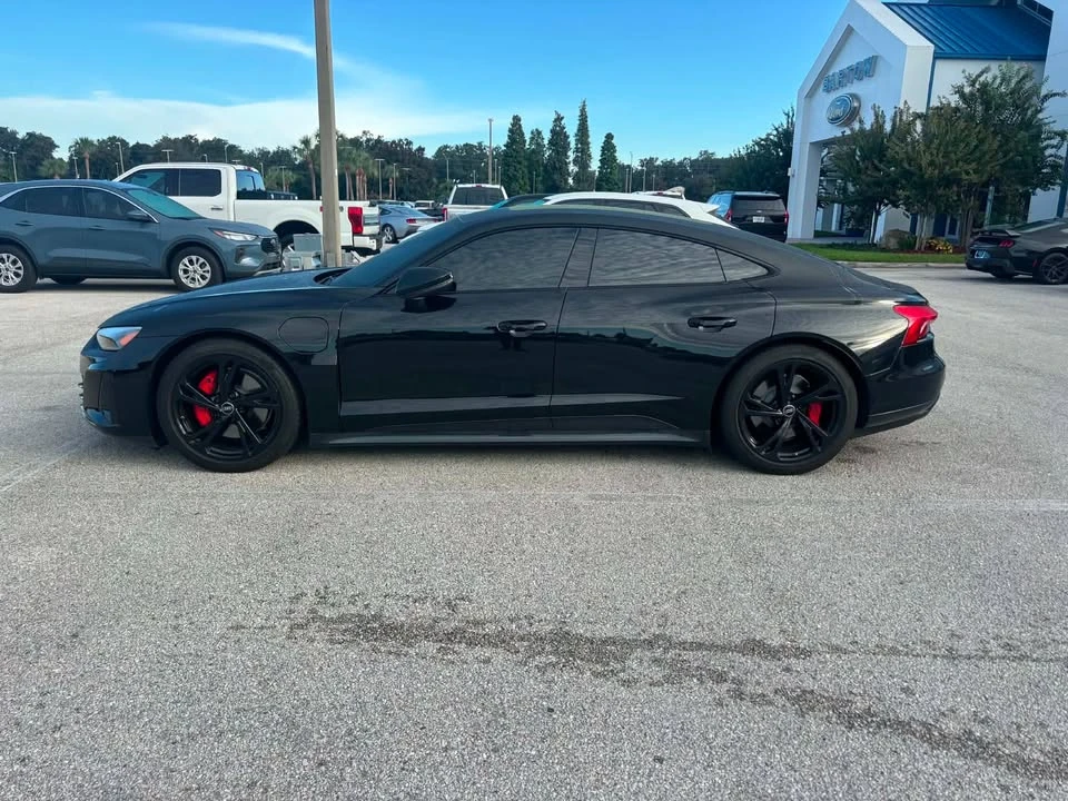 2023 Audi e-tron GT - Image 4 of 11