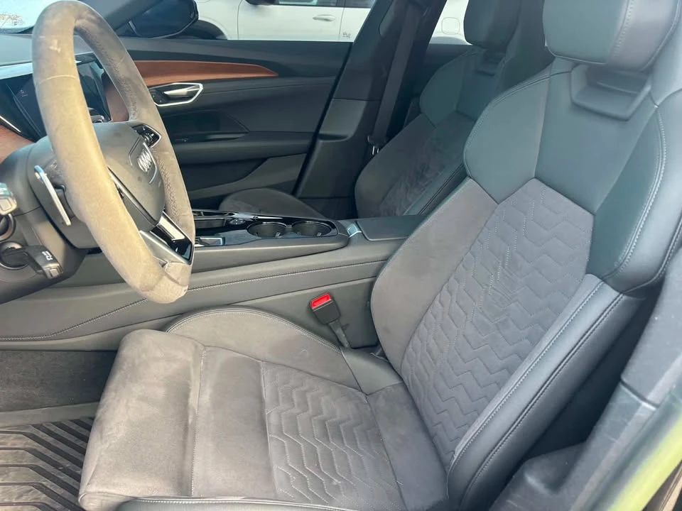 2023 Audi e-tron GT - Image 9 of 11