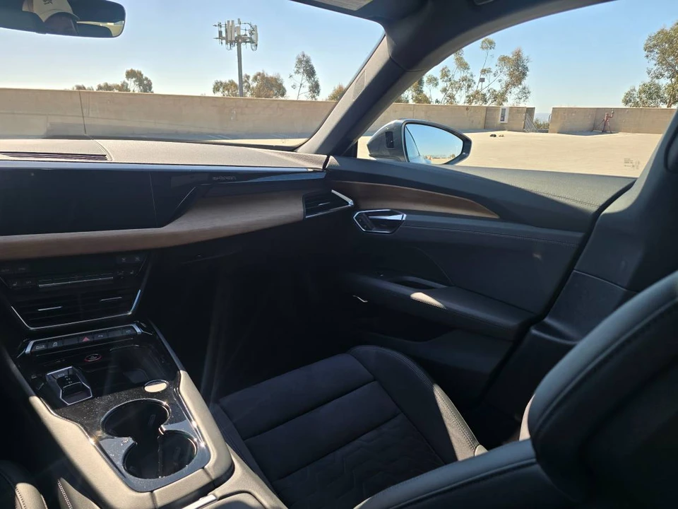 2023 Audi e-tron GT - Image 16 of 24
