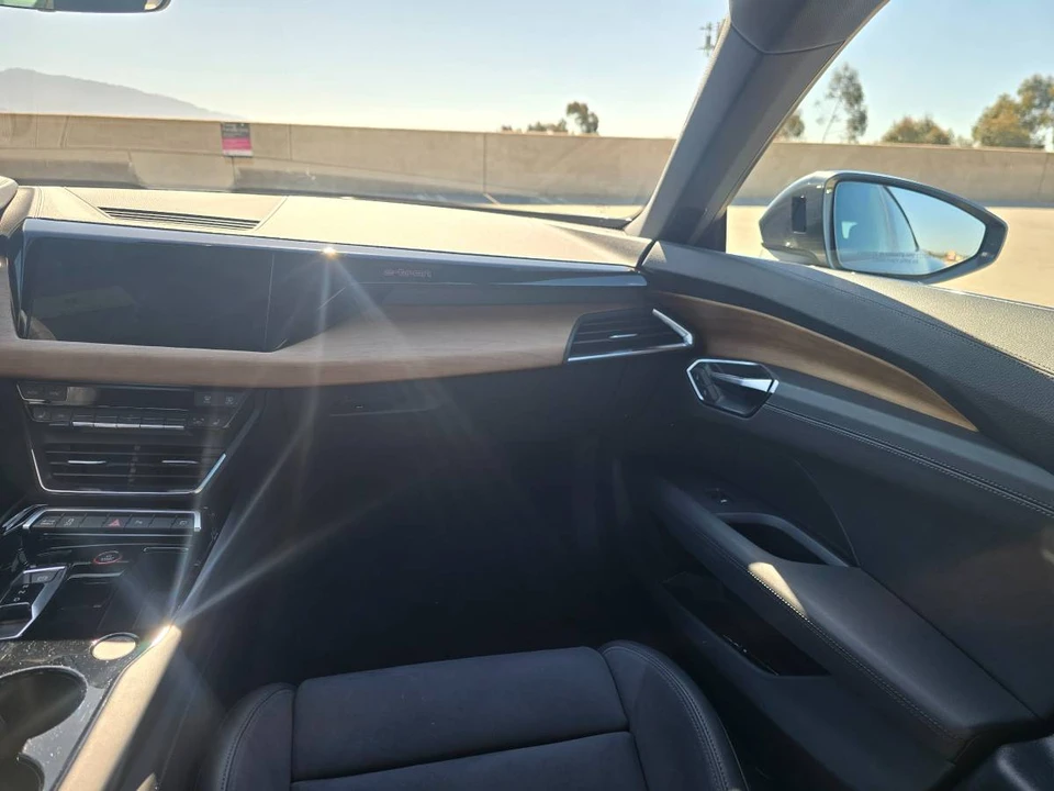 2023 Audi e-tron GT - Image 17 of 24