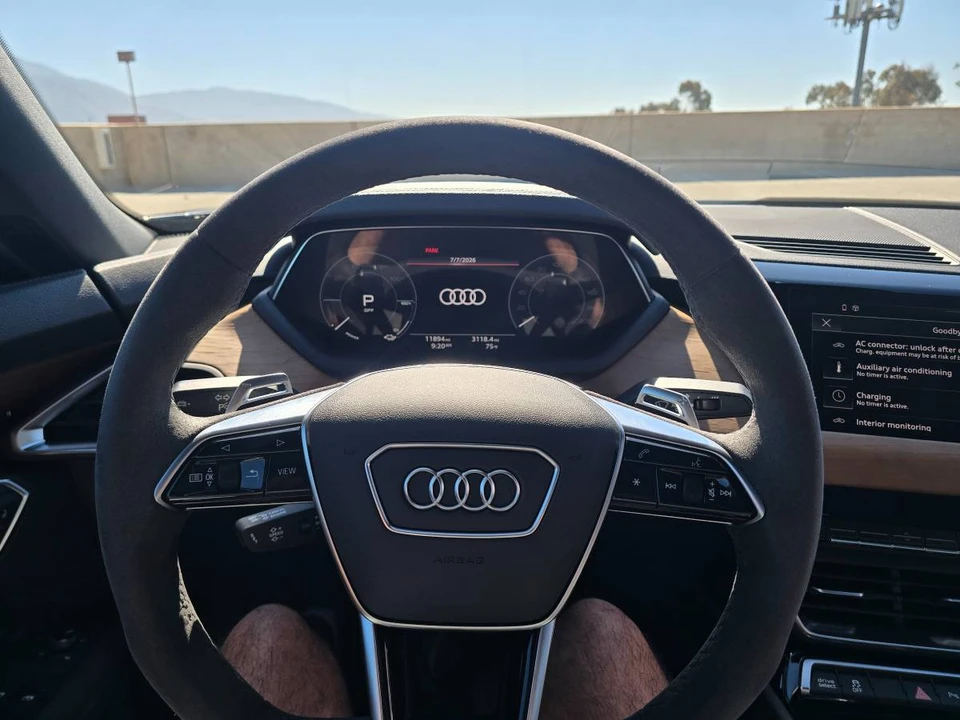 2023 Audi e-tron GT - Image 2 of 24