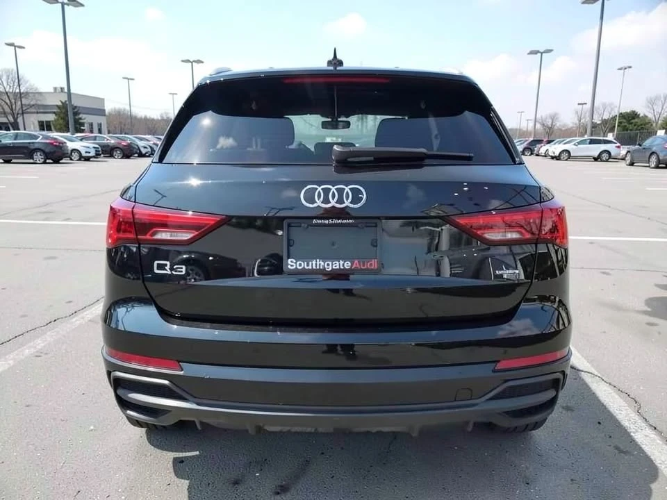 2023 Audi F3 Q3 - Image 3 of 11