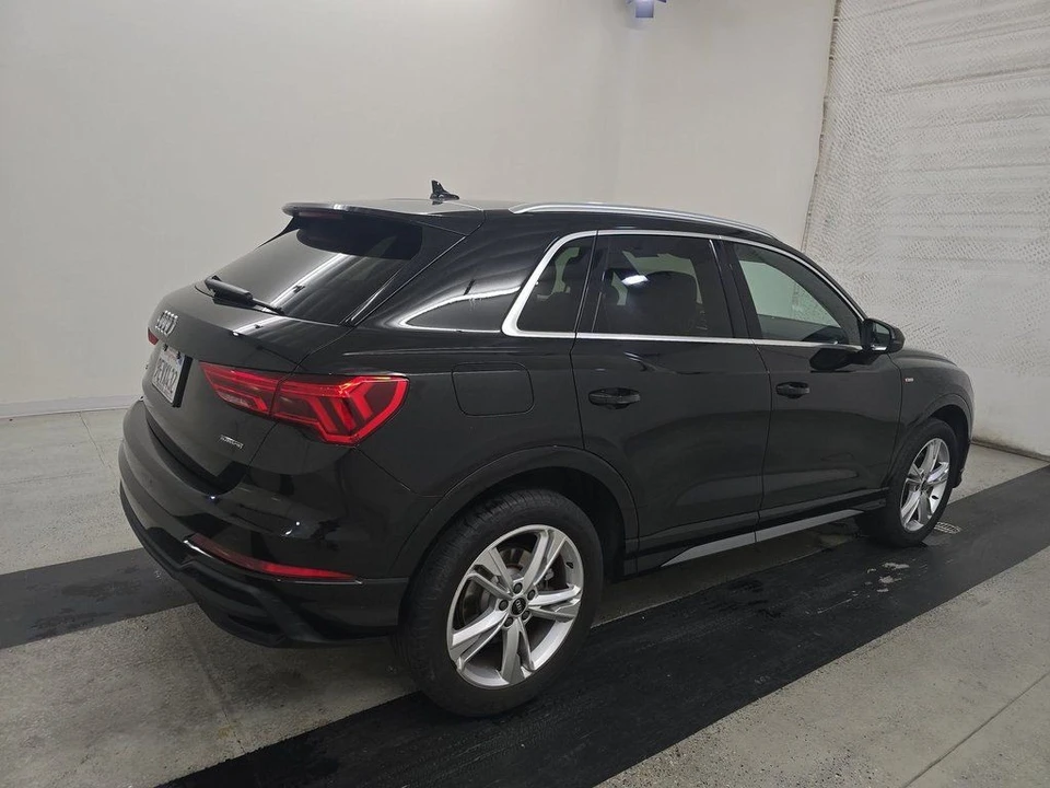 2023 Audi F3 Q3 - Image 2 of 10