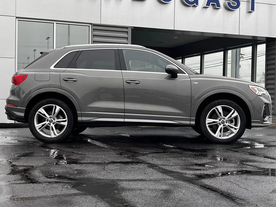 2023 Audi F3 Q3 - Image 2 of 12