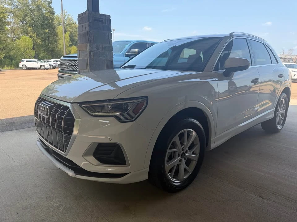 2023 Audi F3 Q3 - Image 2 of 8