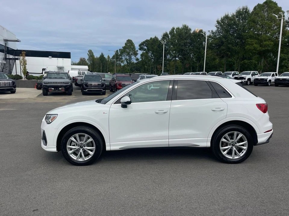 2023 Audi F3 Q3 - Image 2 of 12