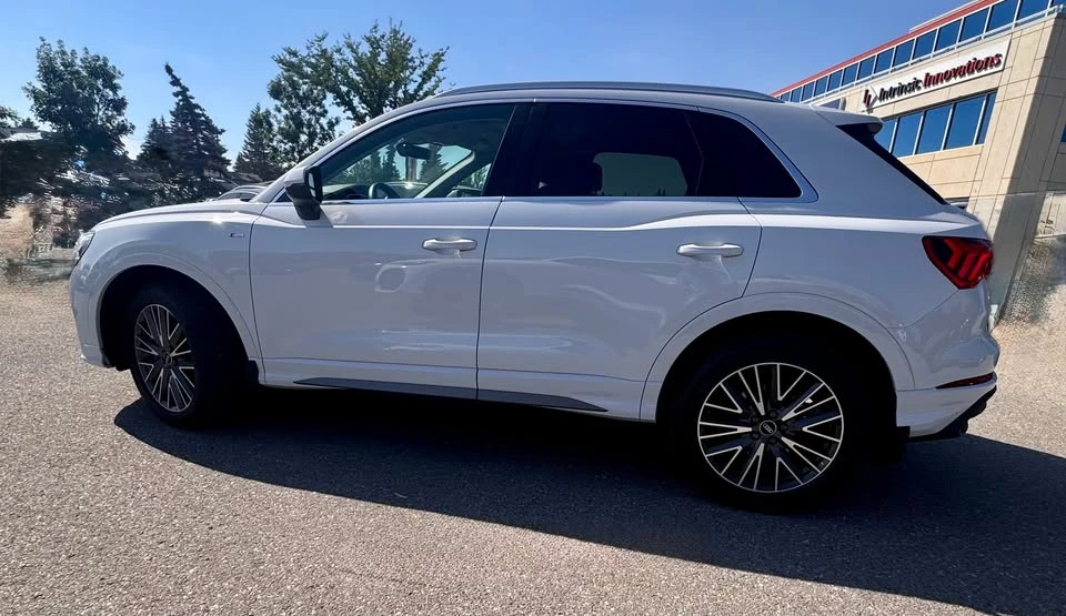 2023 Audi F3 Q3 - Image 2 of 17
