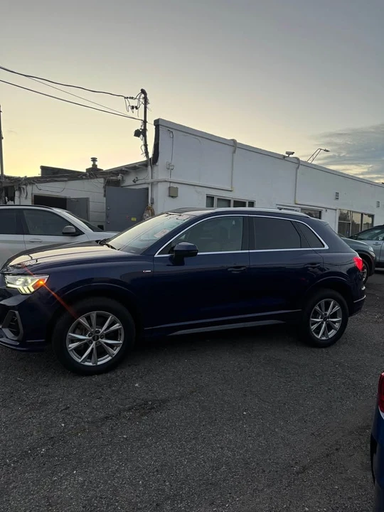 2023 Audi F3 Q3 - Image 2 of 7