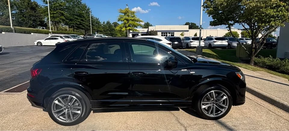 2023 Audi F3 Q3 - Image 2 of 12