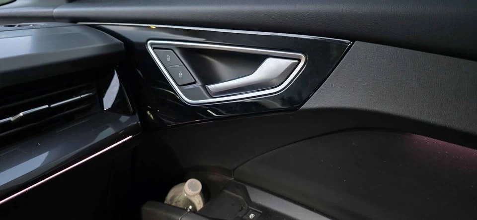 2023 Audi Q4 e-tron - Image 5 of 12
