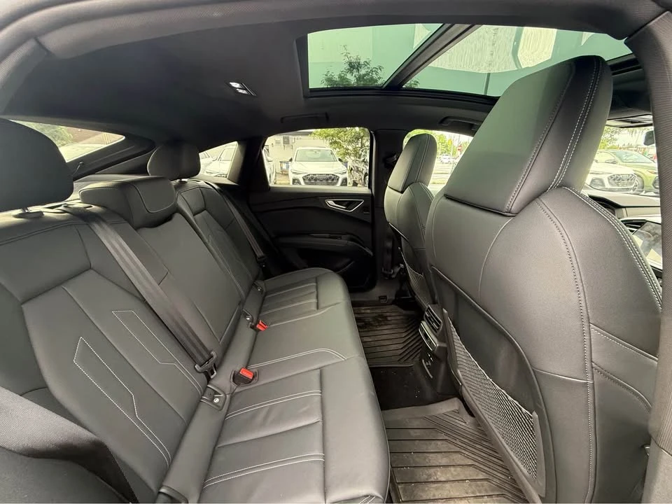 2023 Audi e-tron - Image 10 of 11