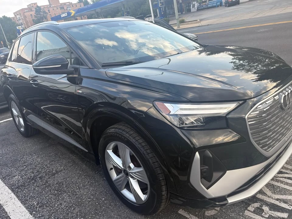 2023 Audi Q4 e-tron - Image 2 of 8