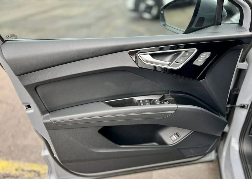 2023 Audi Q4 e-tron - Image 14 of 20