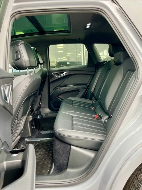 2023 Audi Q4 e-tron - Image 18 of 20