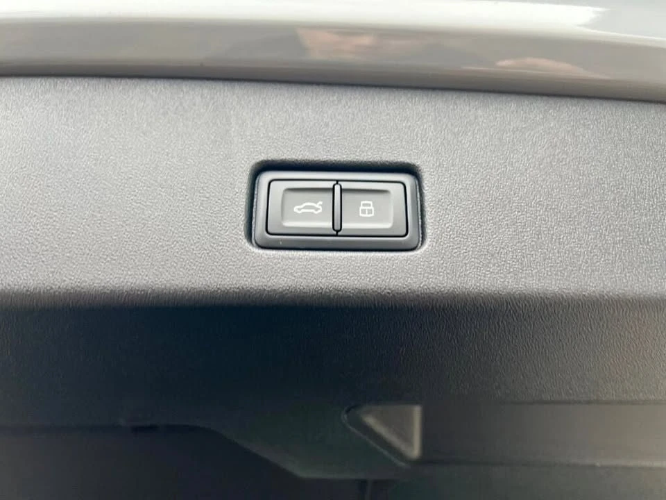 2023 Audi Q4 e-tron - Image 10 of 20