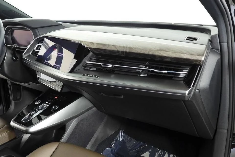2023 Audi Q4 e-tron - Image 12 of 19