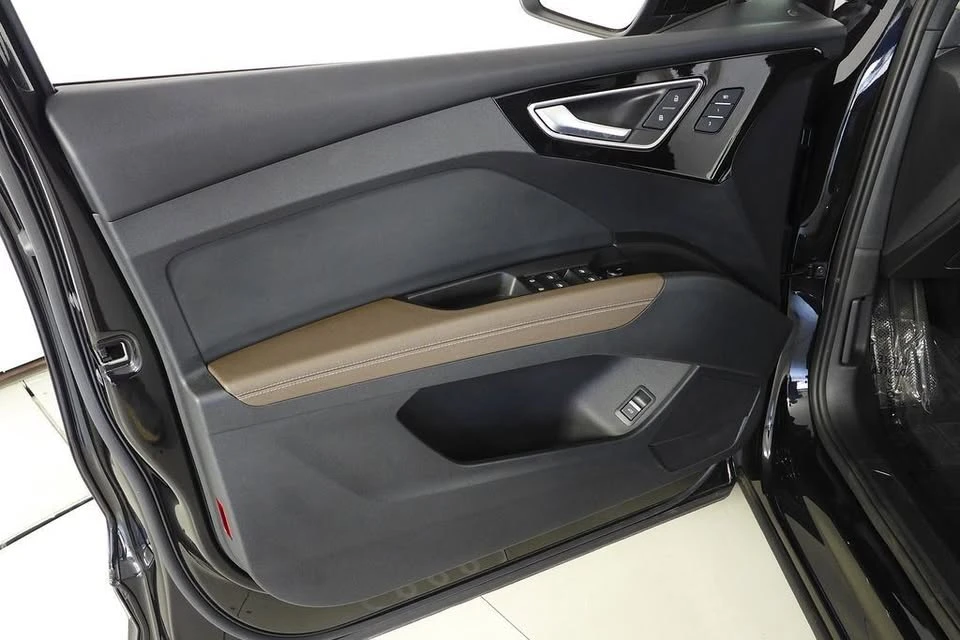 2023 Audi Q4 e-tron - Image 8 of 19