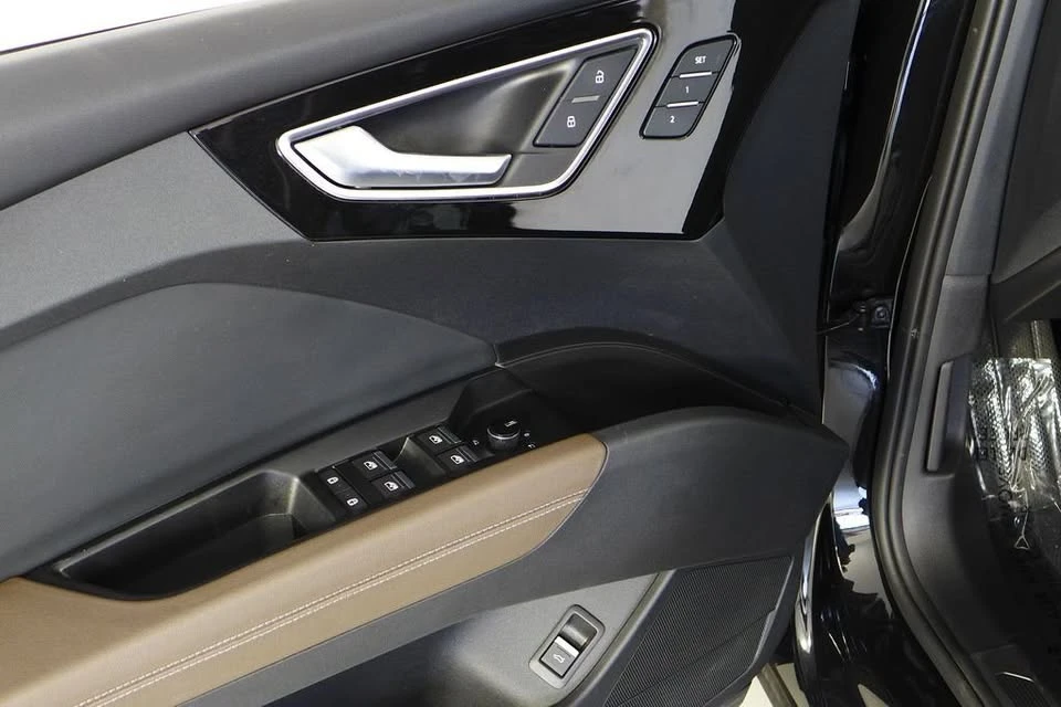 2023 Audi Q4 e-tron - Image 9 of 19