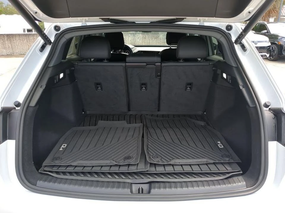 2023 Audi Q4 e-tron - Image 7 of 16