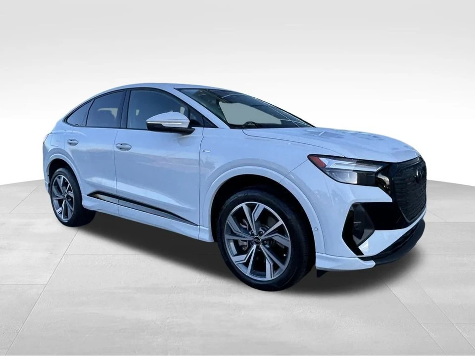 2023 Audi Q4 e-tron - Image 2 of 12