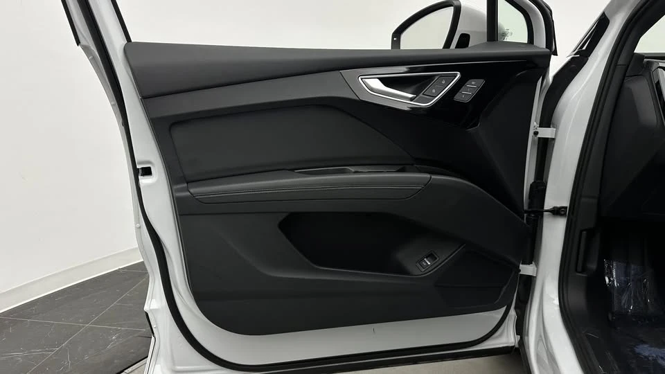 2023 Audi Q4 e-tron - Image 10 of 20