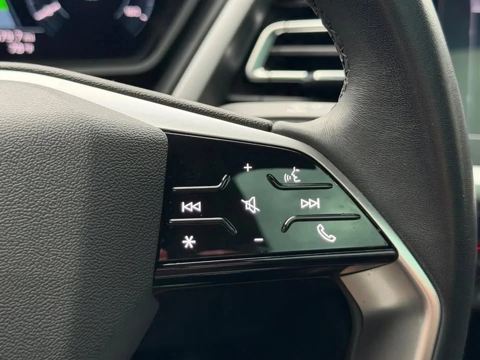 2023 Audi Q4 e-tron - Image 16 of 19