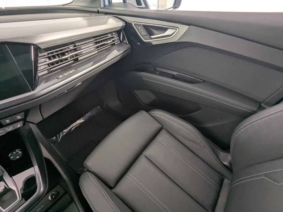 2023 Audi Q4 e-tron - Image 8 of 12