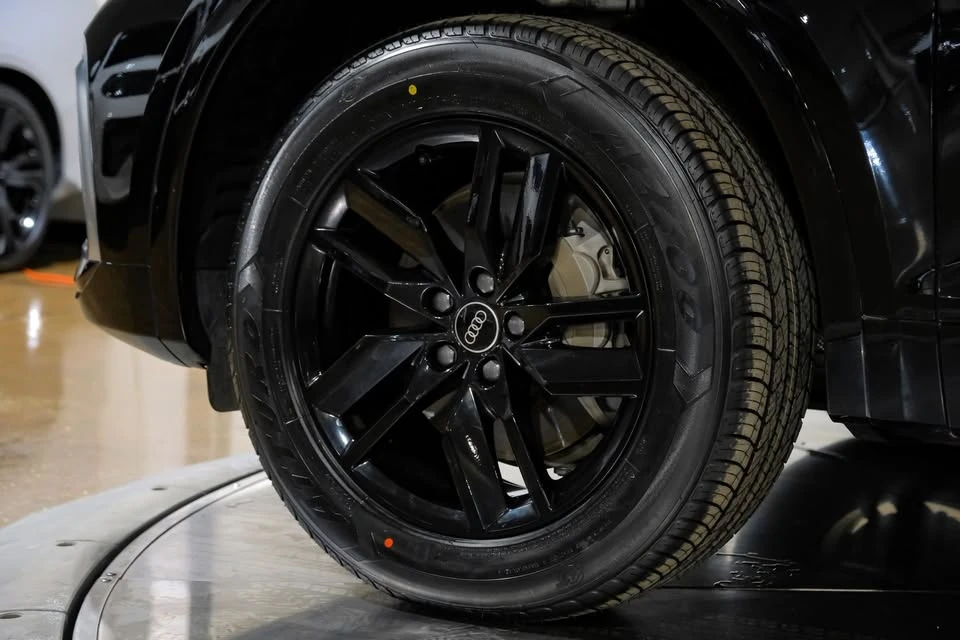 2023 Audi FY Q5 - Image 2 of 20