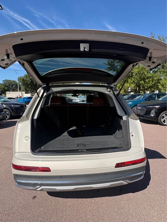 2023 Audi 4M Q7 - Image 8 of 18